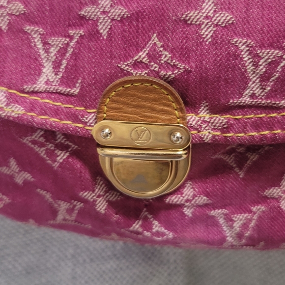 SOLD! Louis Vuitton Pleaty - Picture 4 of 12